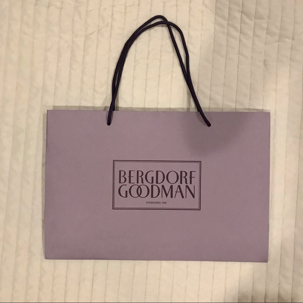 Bergdorf Goodman | Bags | Bergdorf Goodman Violet Handle Paper Bag